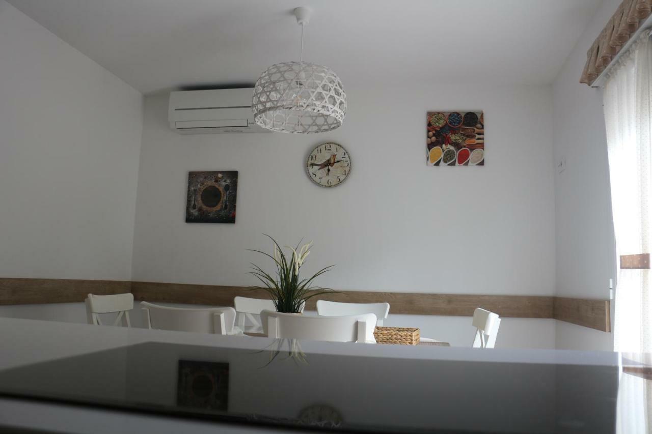 Apartamentos Homelife Roca Tarpeya Toledo Dış mekan fotoğraf