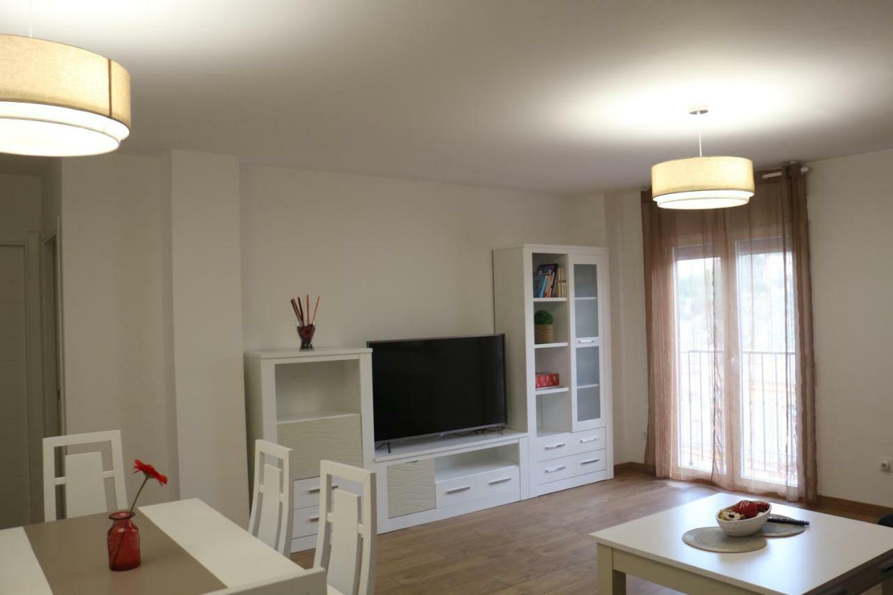 Apartamentos Homelife Roca Tarpeya Toledo Dış mekan fotoğraf